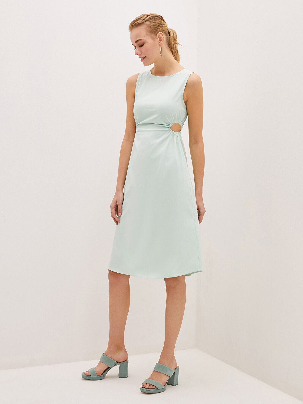 Robe Femme Sans Manches Droite Col Rond en Popeline-10