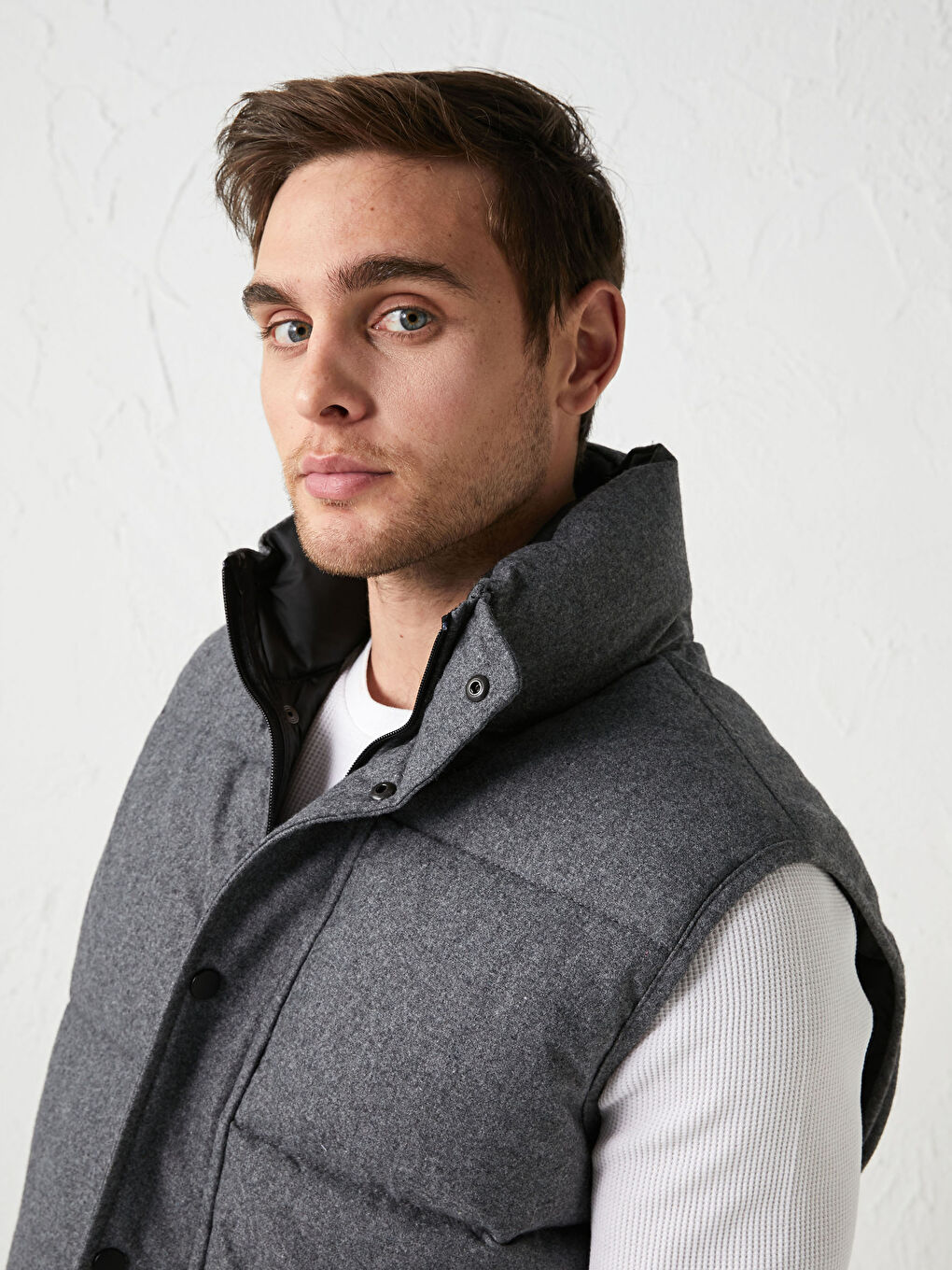 Schlank Geschnittene Dicke Weste Für Herren Mit Hohem Kragen-2