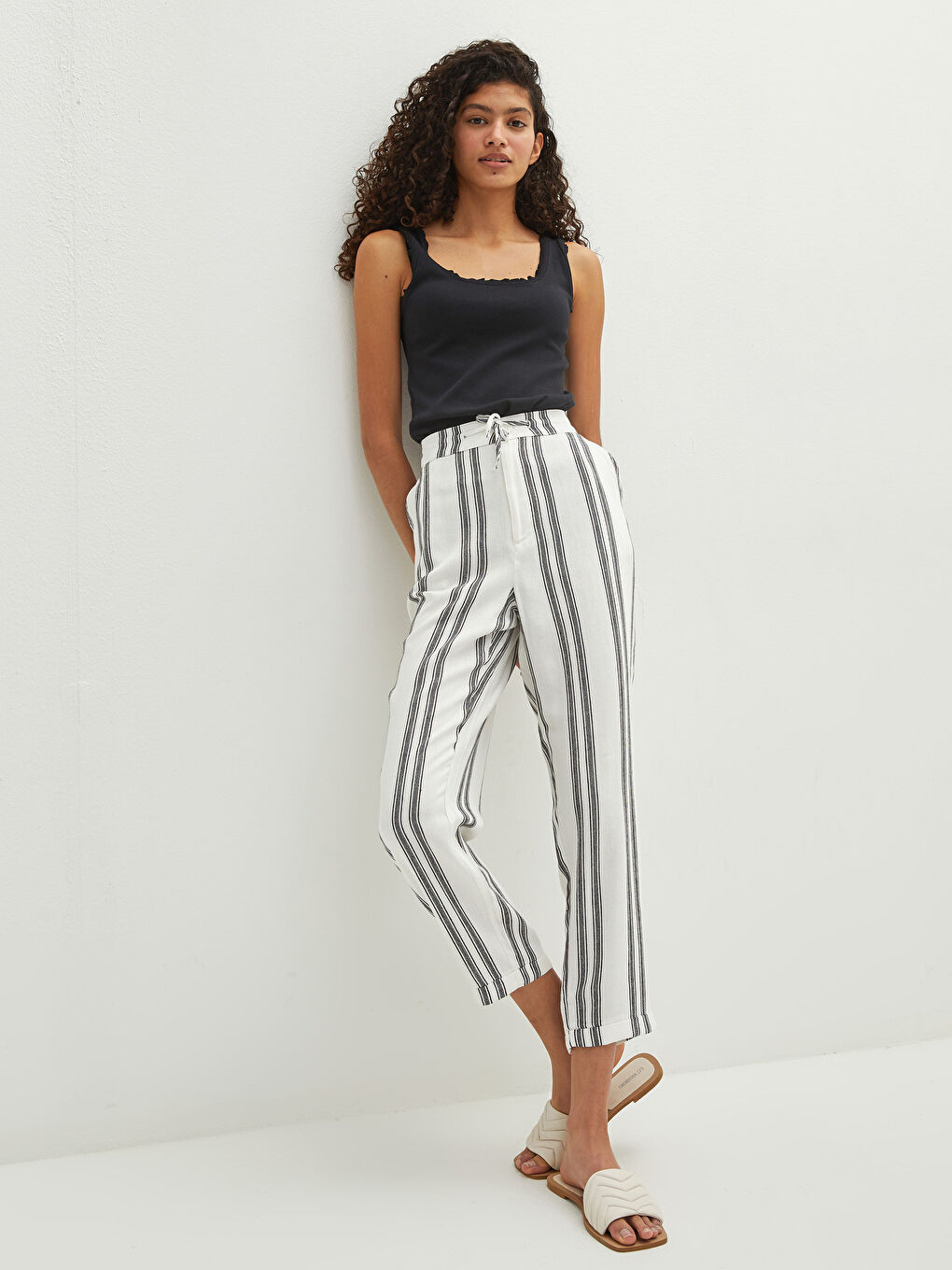 Lacivert Beli Lastikli Bol Fit Çizgili Cep Detaylı Kadın Pantolon-2