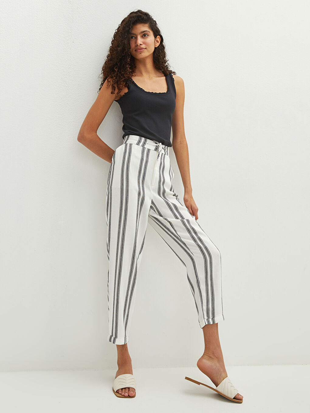 Lacivert Beli Lastikli Bol Fit Çizgili Cep Detaylı Kadın Pantolon