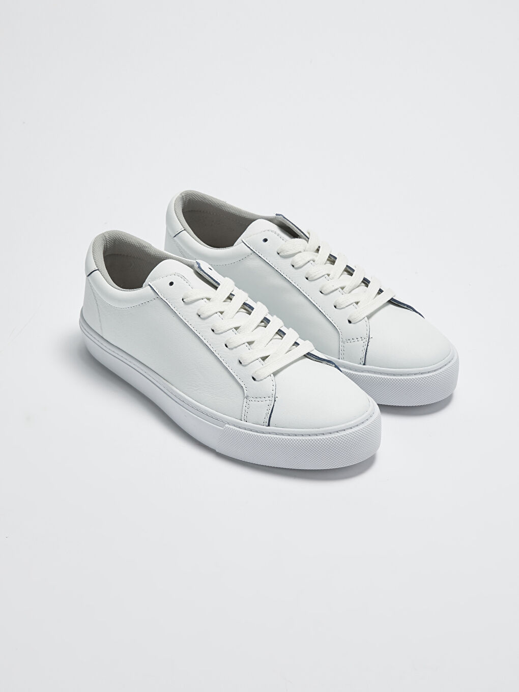 Beyaz Bağcıklı Deri Erkek Spor Ayakkabı