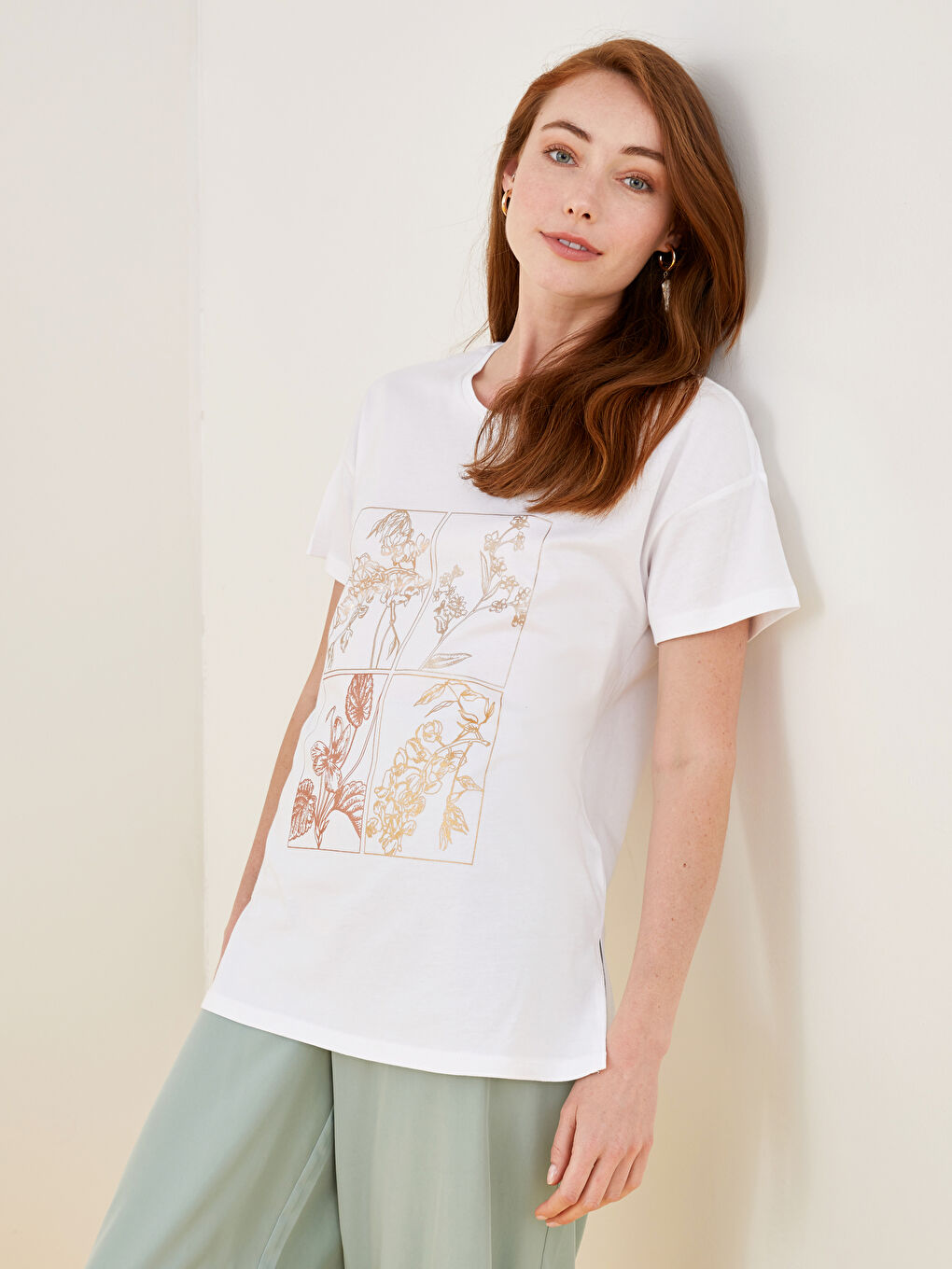 Ekru Bisiklet Yaka Baskılı Kısa Kollu Pamuklu Kadın Tişört-3
