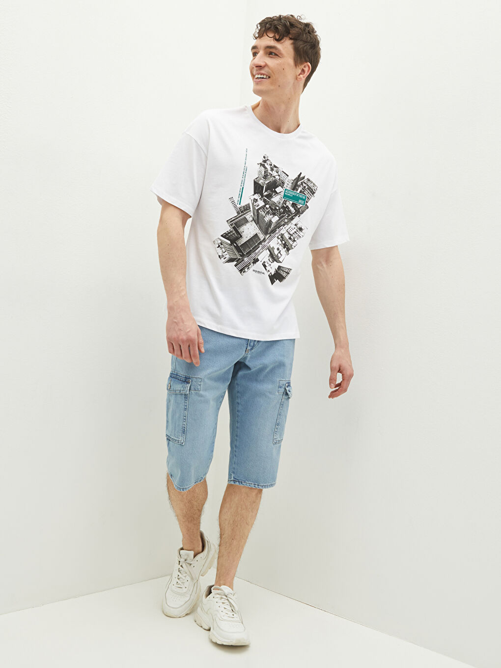 Beyaz Bisiklet Yaka Kısa Kollu Baskılı Penye Erkek Tişört-2