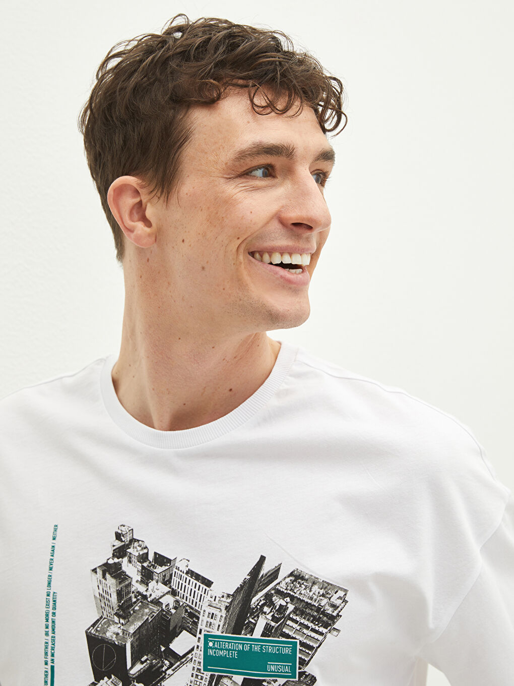 Beyaz Bisiklet Yaka Kısa Kollu Baskılı Penye Erkek Tişört-3