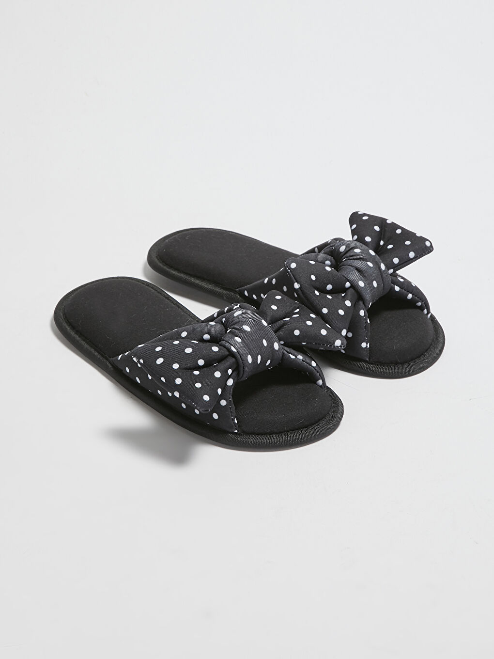 Siyah Pelüş Tek Bantlı Kadın Ev Terliği