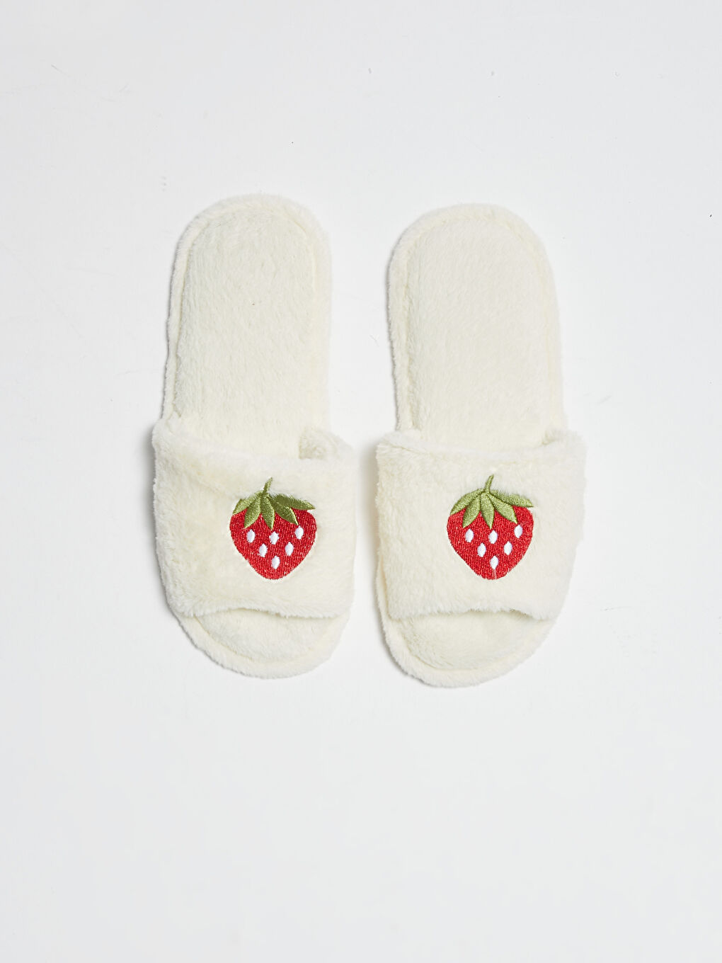 Ekru Pelüş Nakışlı Kadın Ev Terliği-1