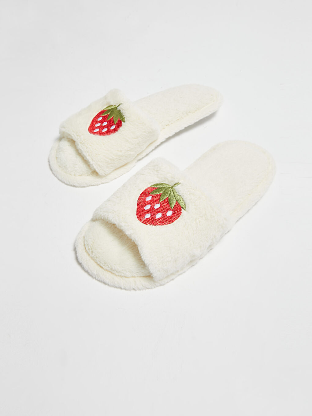 Ekru Pelüş Nakışlı Kadın Ev Terliği-3