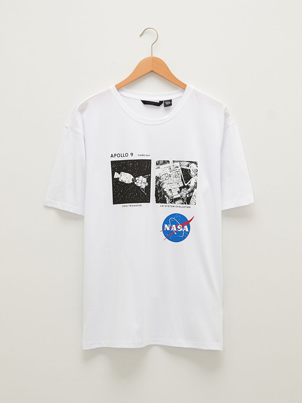 Beyaz Bisiklet Yaka Kısa Kollu Nasa Baskılı Penye Erkek Tişört-5