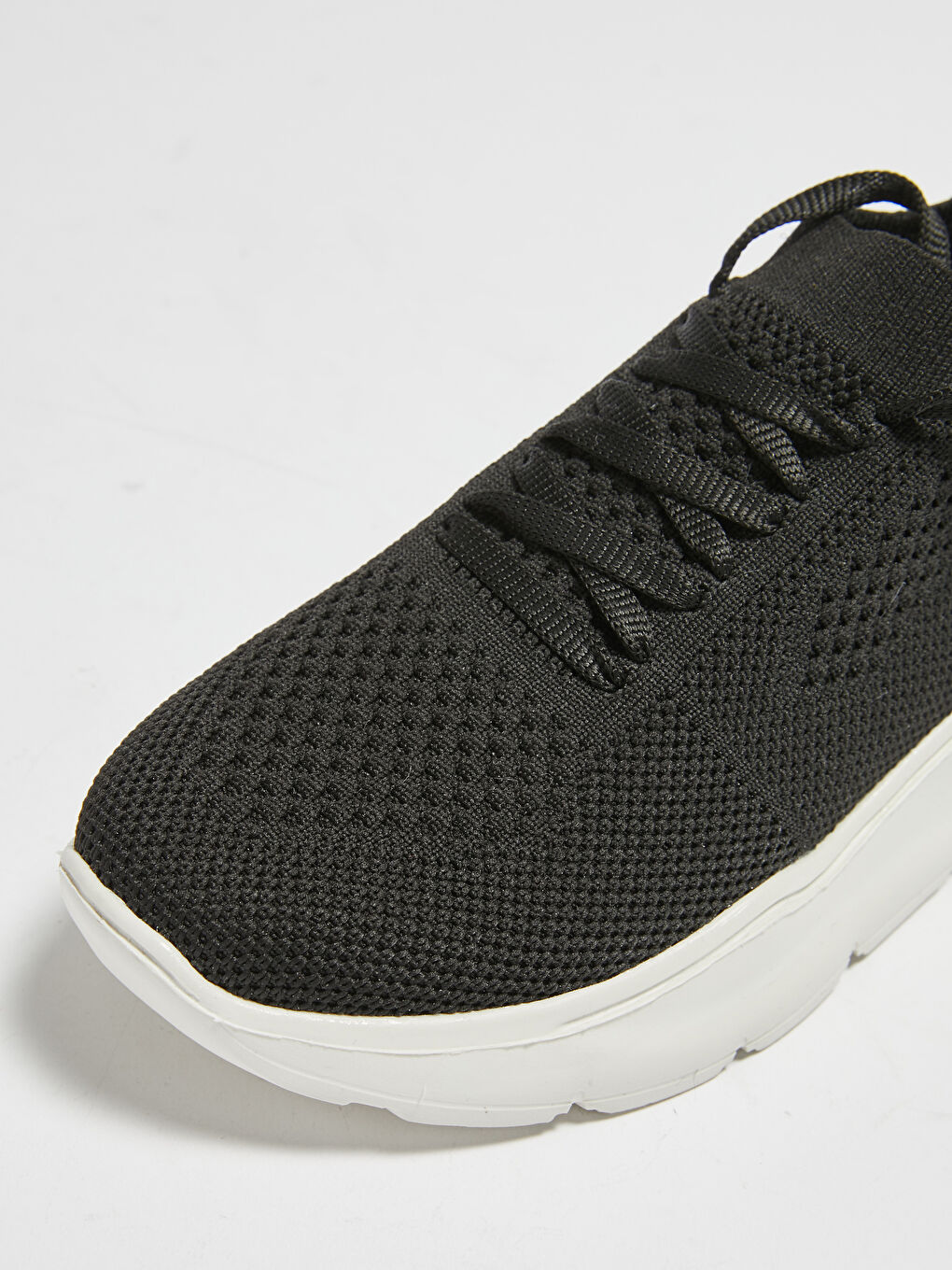 Siyah Bağcıklı Kadın Aktif Spor Ayakkabı-3