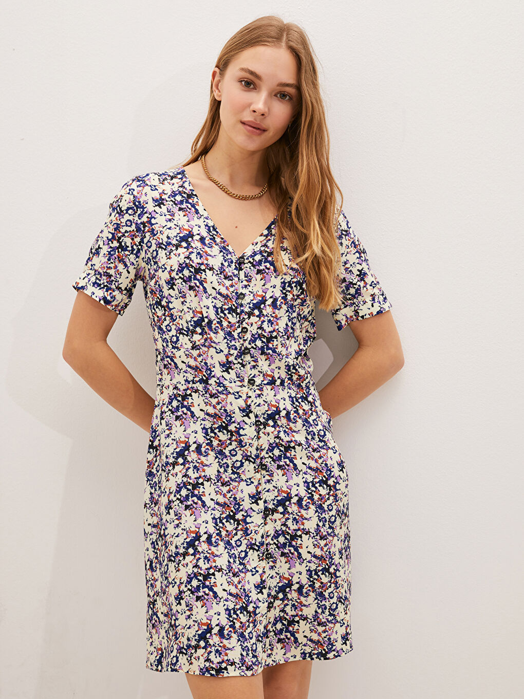 Платье с V-образным вырезом, с принтом, короткий рукав, вискоза, для женщин-2