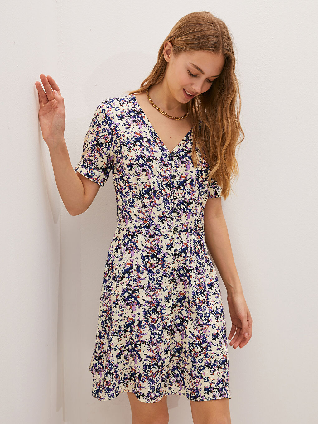 Платье с V-образным вырезом, с принтом, короткий рукав, вискоза, для женщин-3