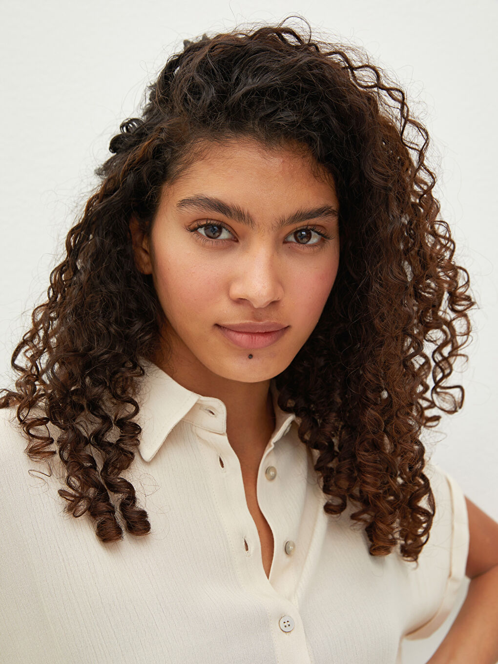 Chemise pour Femmes à Fermeture Boutonnée Droite en Tissu Froissé à Manches Courtes-1