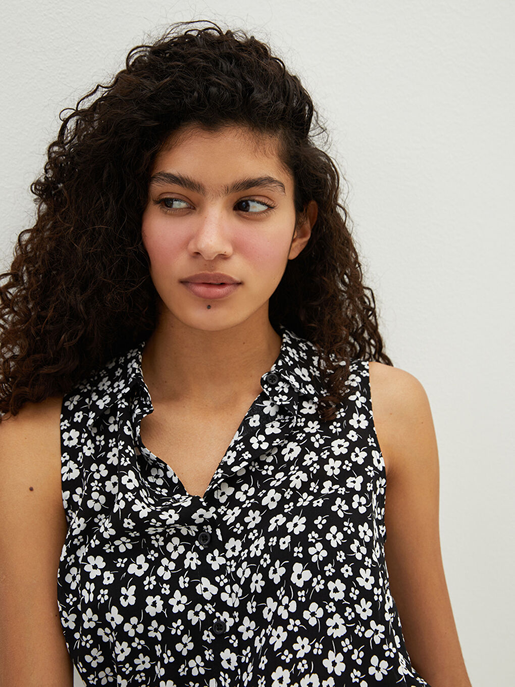 Рубашка Женская Цветочная из Вуали Без Рукавов-3