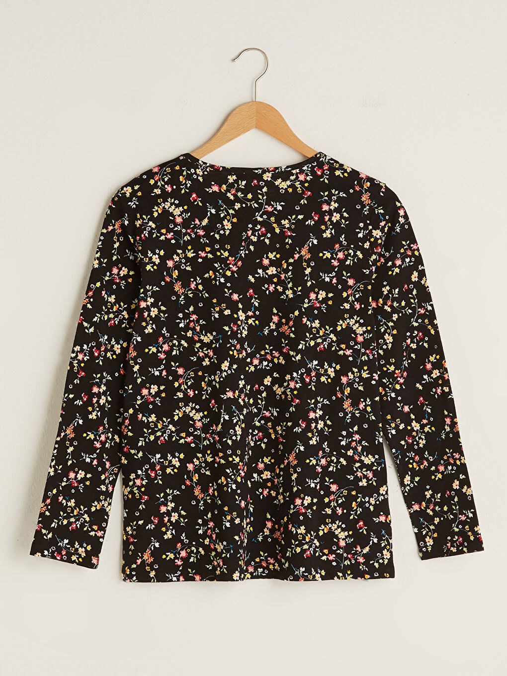 Siyah Bisiklet Yaka Çiçek Baskılı Uzun Kollu Pamuklu Kadın Tişört-6