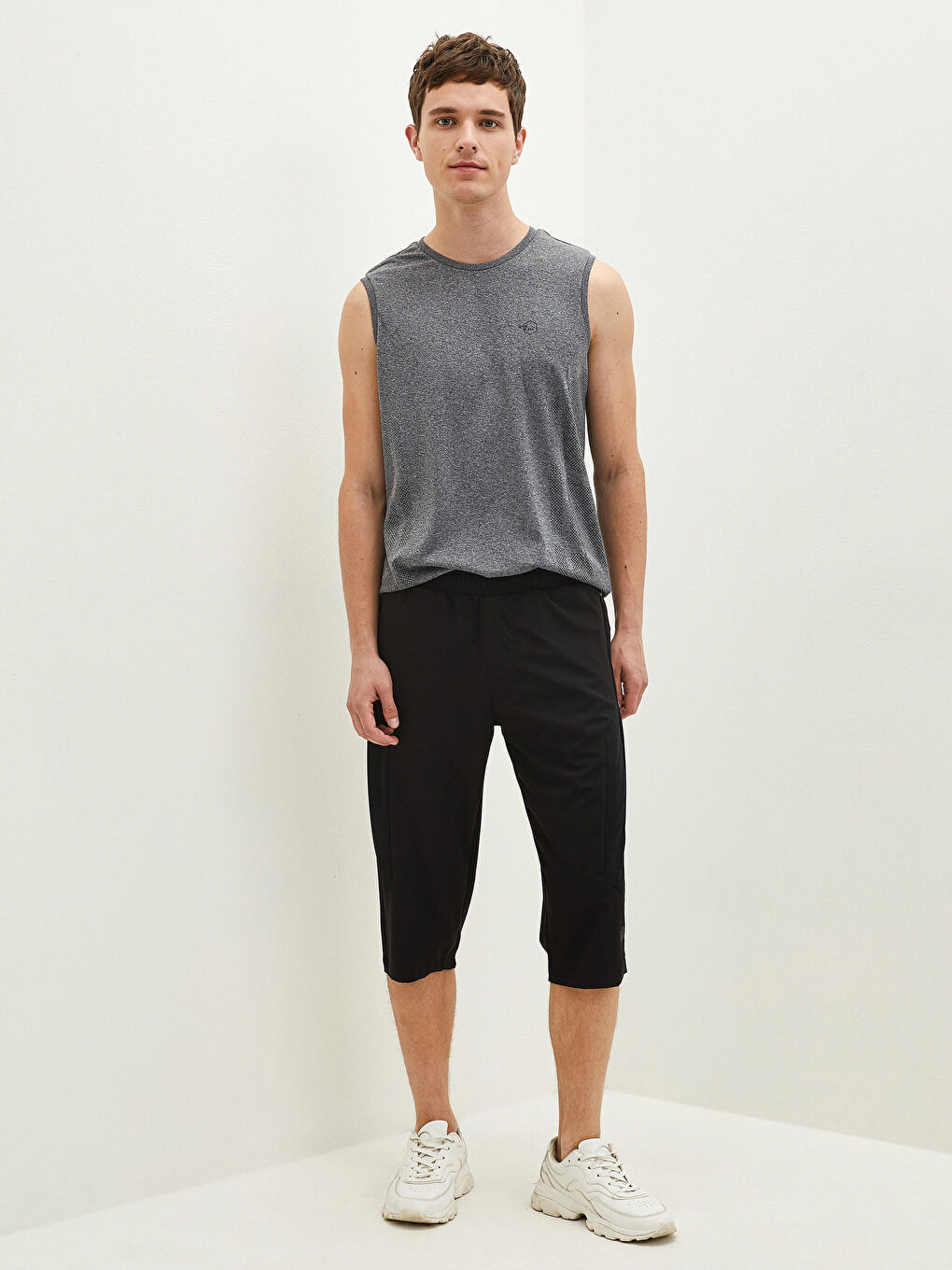 Siyah Standart Kalıp Aktif Spor Erkek Şort-1