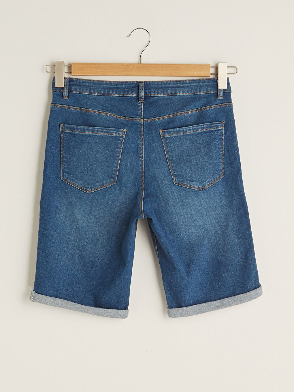 İndigo Cep Detaylı Kadın Rodeo Jean Şort-6