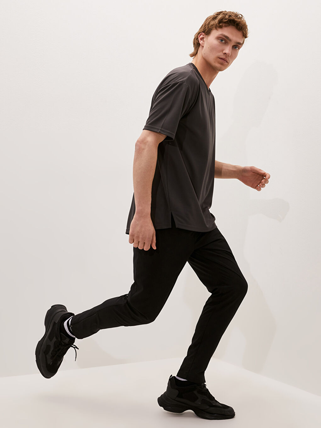 Gri Bisiklet Yaka Kısa Kollu Aktif Spor Erkek Tişört-2