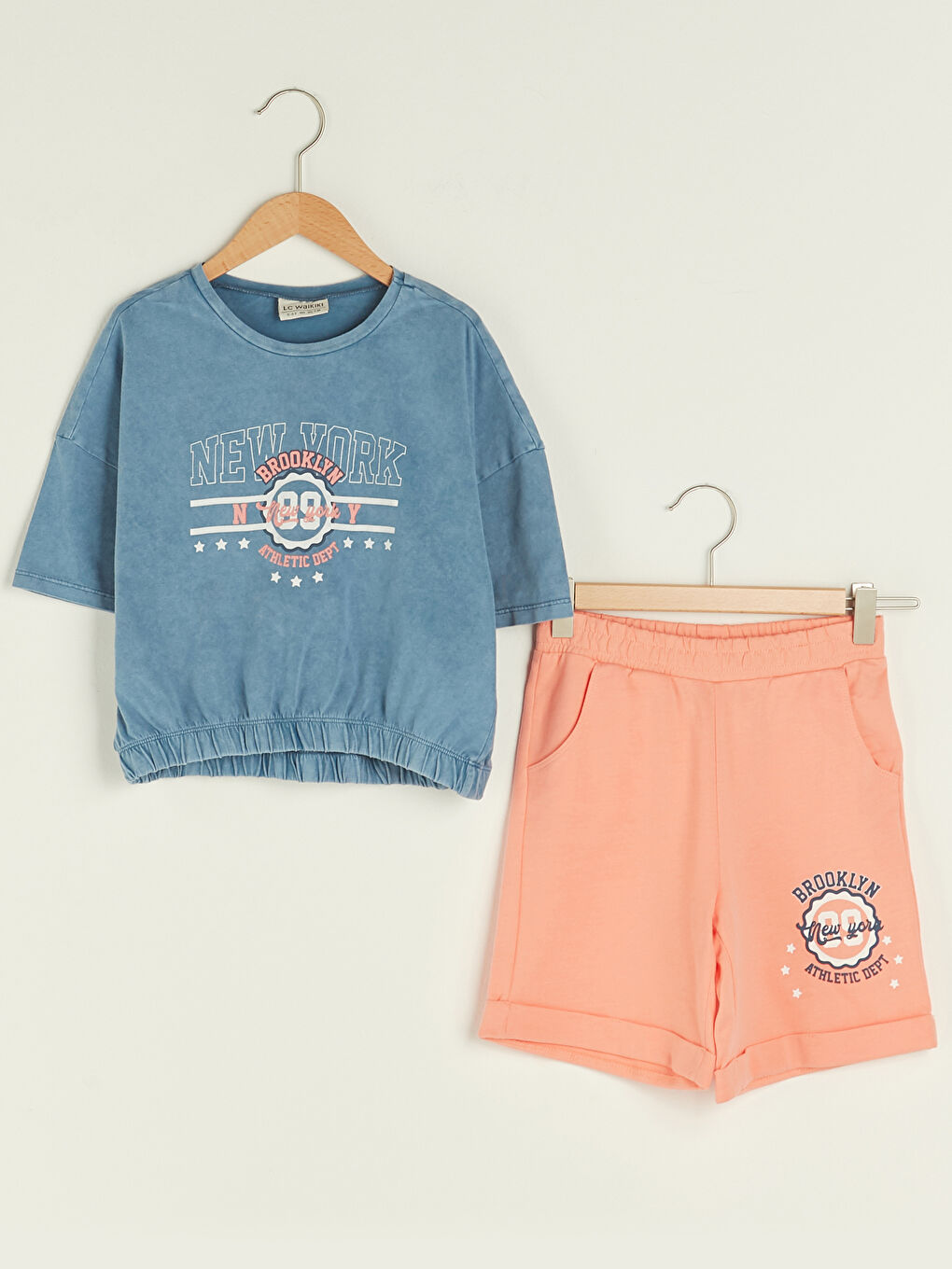 Crew Neck Printed Short Sleeve Girl's Sweatshirt and Shorts