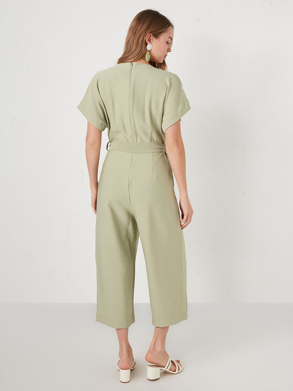 Yeşil Kruvaze V Yaka Kısa Kollu Düz Beli Kuşaklı Kadın Tulum-3