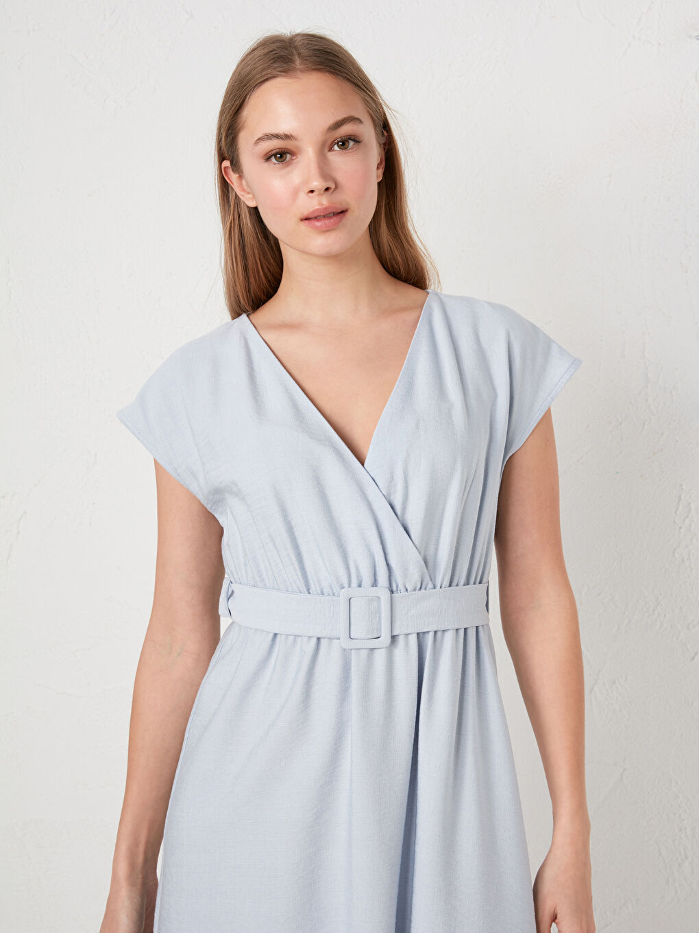 Mavi Kruvaze V Yaka Kemer Detaylı Kısa Kollu Kadın Elbise-5