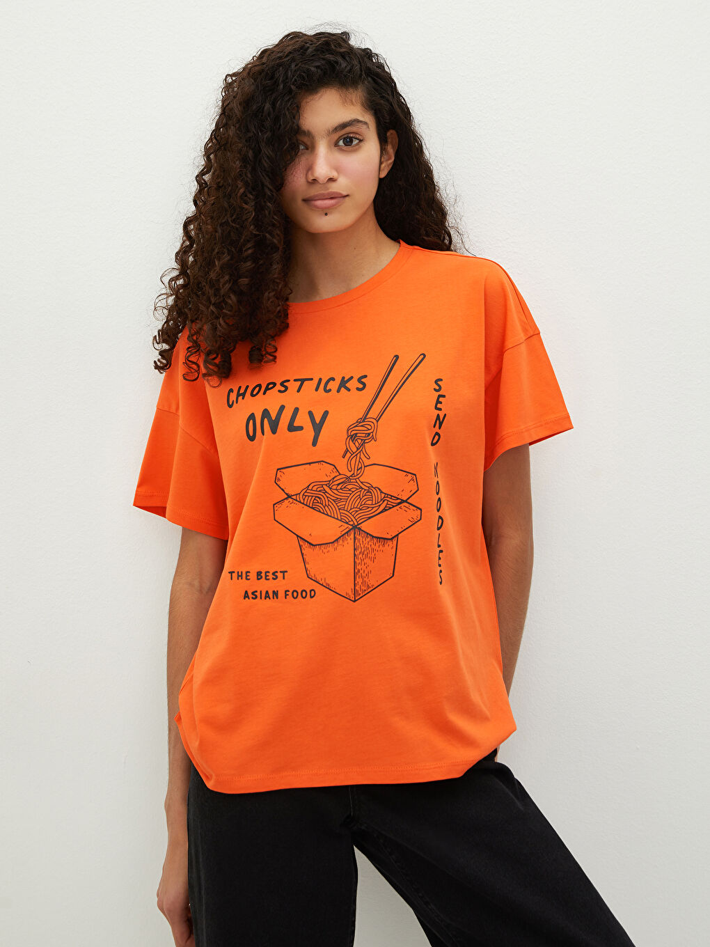 Turuncu Bisiklet Yaka Baskılı Kısa Kollu Pamuklu Kadın Tişört-1