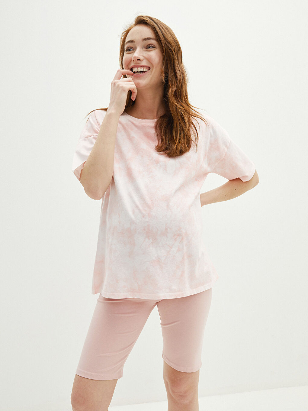 LCWAIKIKI Maternity Crew Neck Tie-Dye Patterned Short Sleeve Maternity T-Shirt -S1IK78Z8-G3K