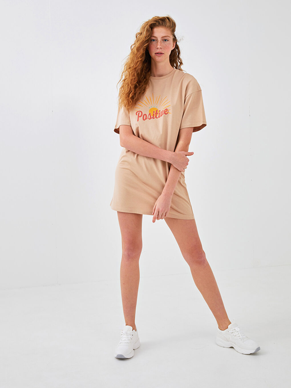 Bej Bisiklet Yaka Baskılı Kısa Kollu Kadın Elbise-3