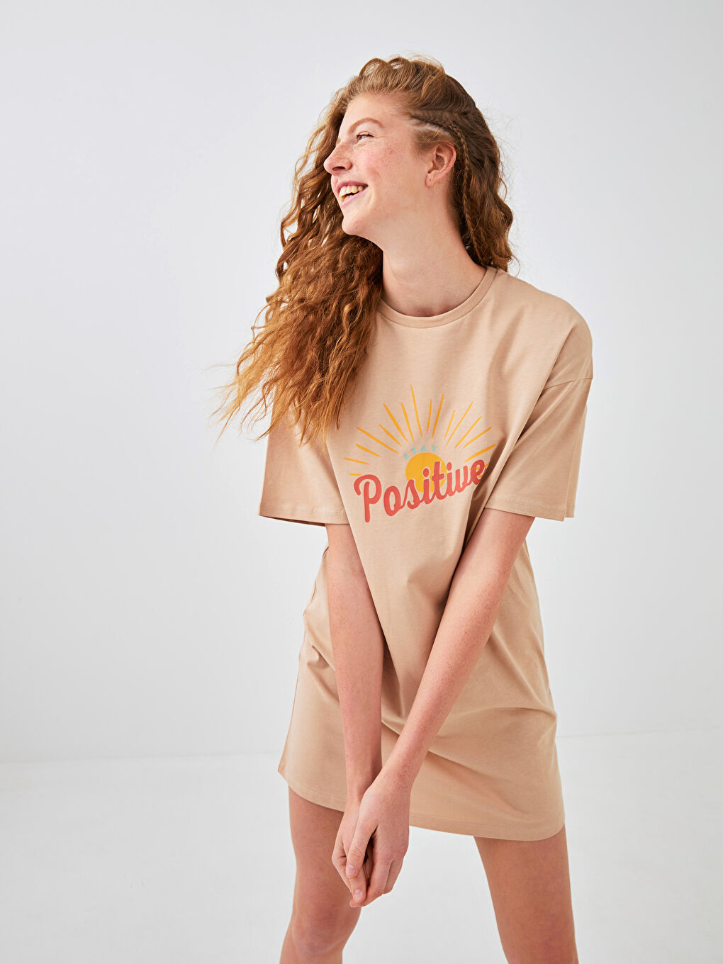 Bej Bisiklet Yaka Baskılı Kısa Kollu Kadın Elbise-1