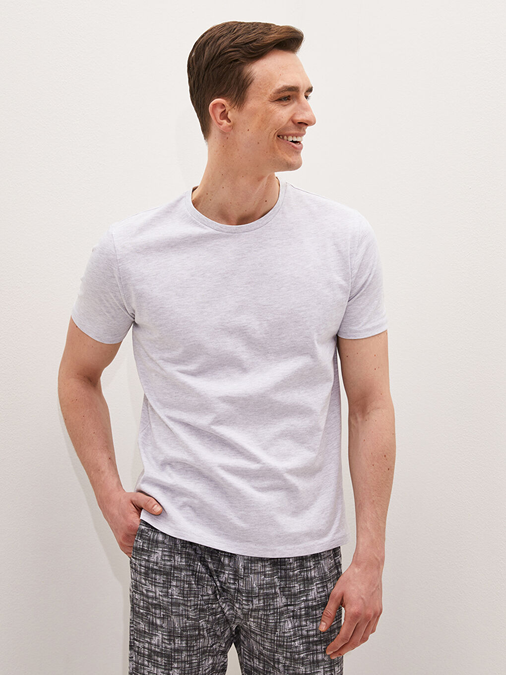 Gri Bisiklet Yaka Kısa Kollu Erkek Atlet