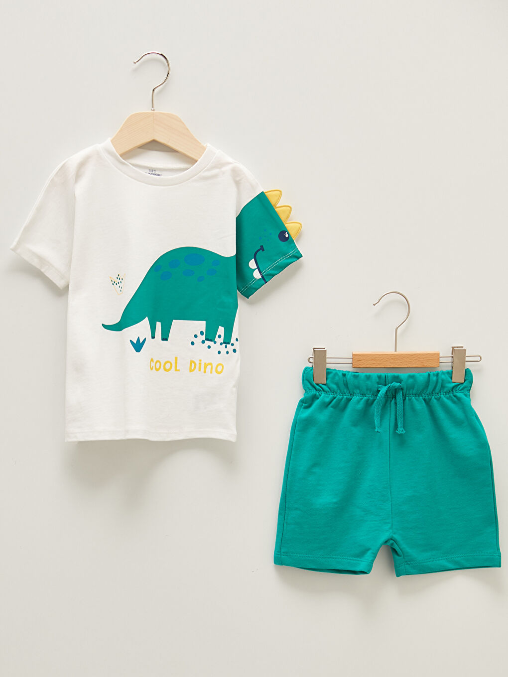 Ensemble T-Shirt et Short Bébé Garçon en Coton Imprimé à Manches Courtes et Col Rond Lot de 2