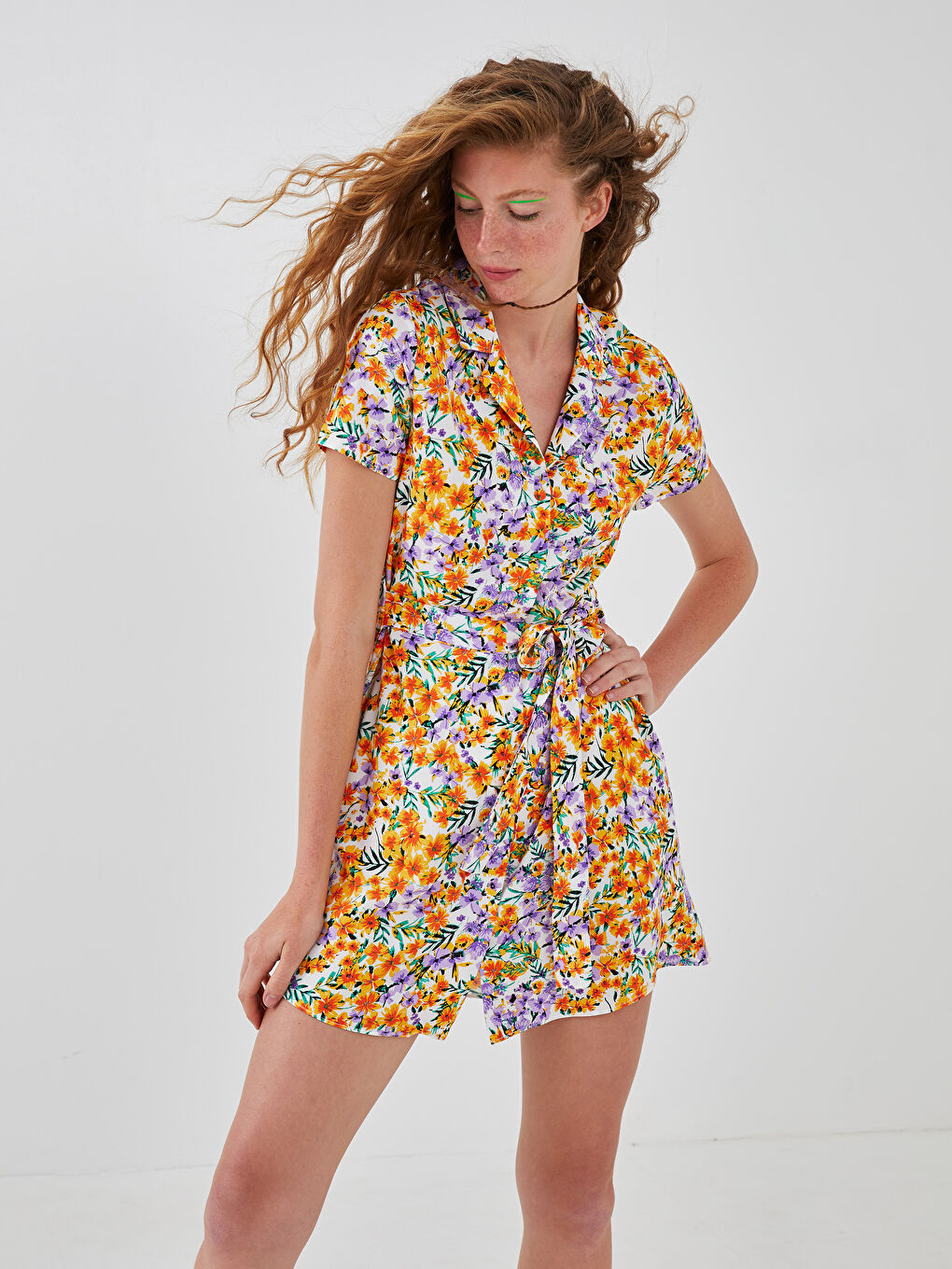 فستان نسائي بياقة قميص زهري كم قصير فسكوز-2