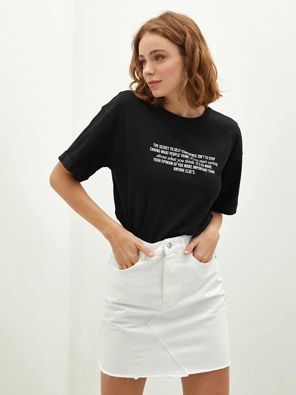 Women's Rodeo Jean Skirt With Tight Fit Pocket Detailing-1