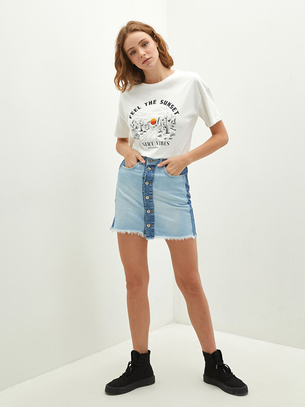 تنورة جينز روديو للسيدات بجيب ضيق وتفاصيل بلوك الألوان-1