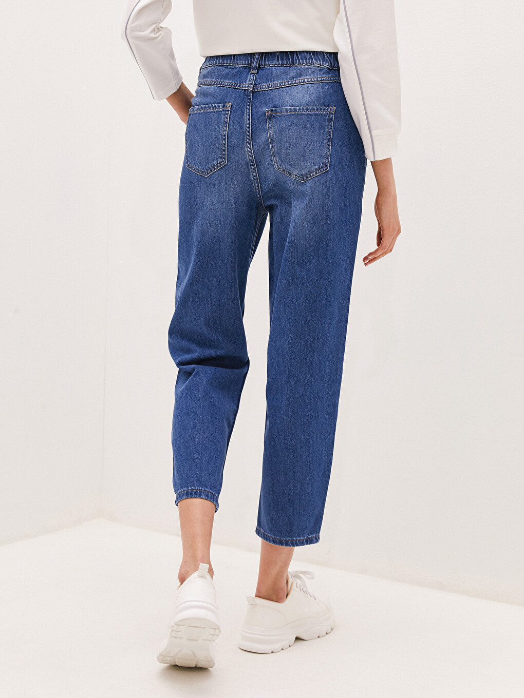 Elastic Waist Wide Fit Pocket Detailed Harem Women Jean Trousers-3