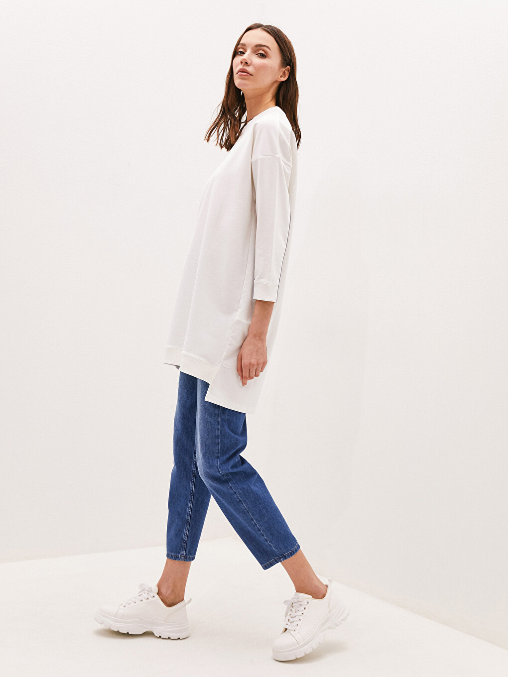 Elastic Waist Wide Fit Pocket Detailed Harem Women Jean Trousers-1