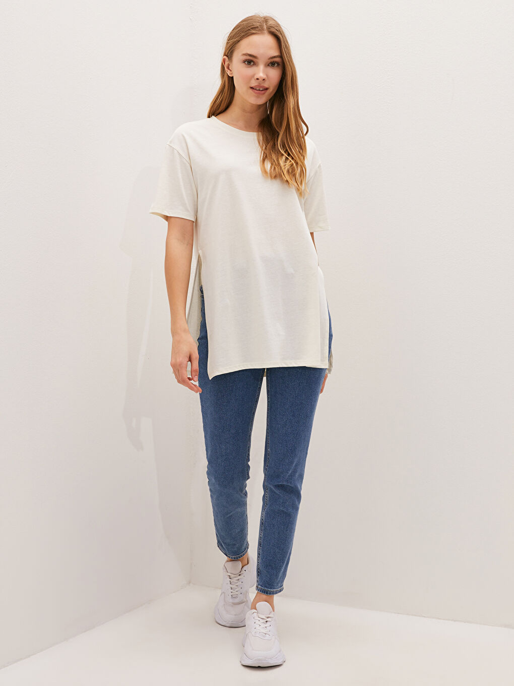 Ekru Bisiklet Yaka Düz Kısa Kollu Kadın Spor Tunik-3