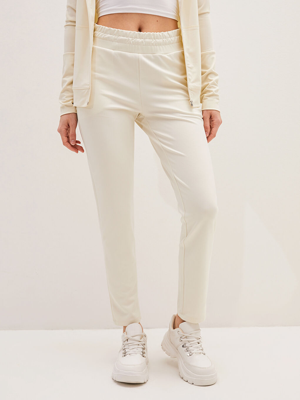 بنطلون رياضي للسيدات بخصر مطاطي وتفاصيل جيوب-3