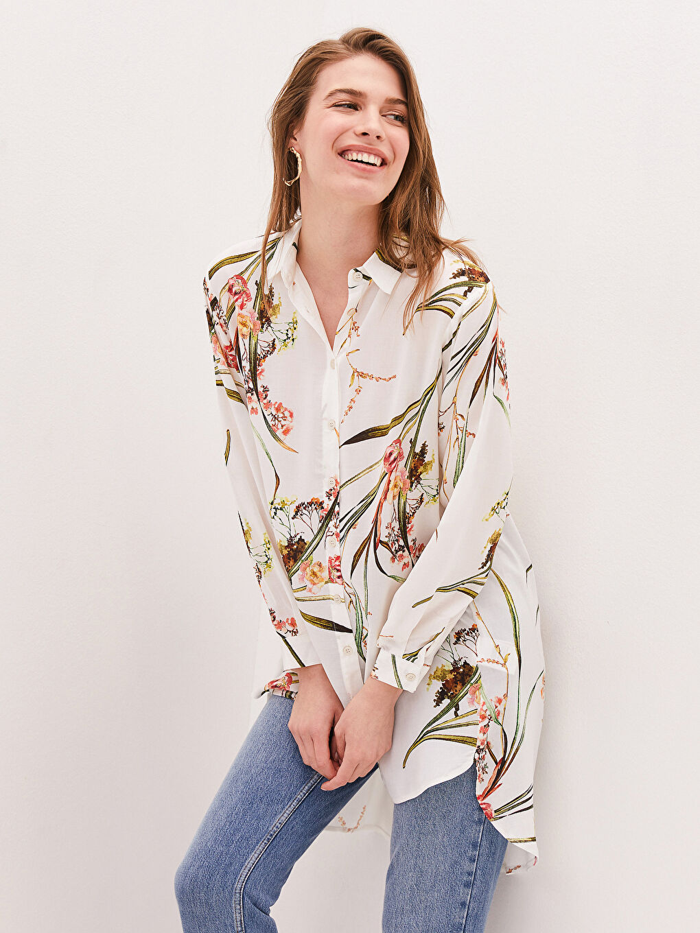 LCWAIKIKI Classic Patterned Long Sleeve Viscose Women's Shirt Tunic -S1IP97Z8-LRA