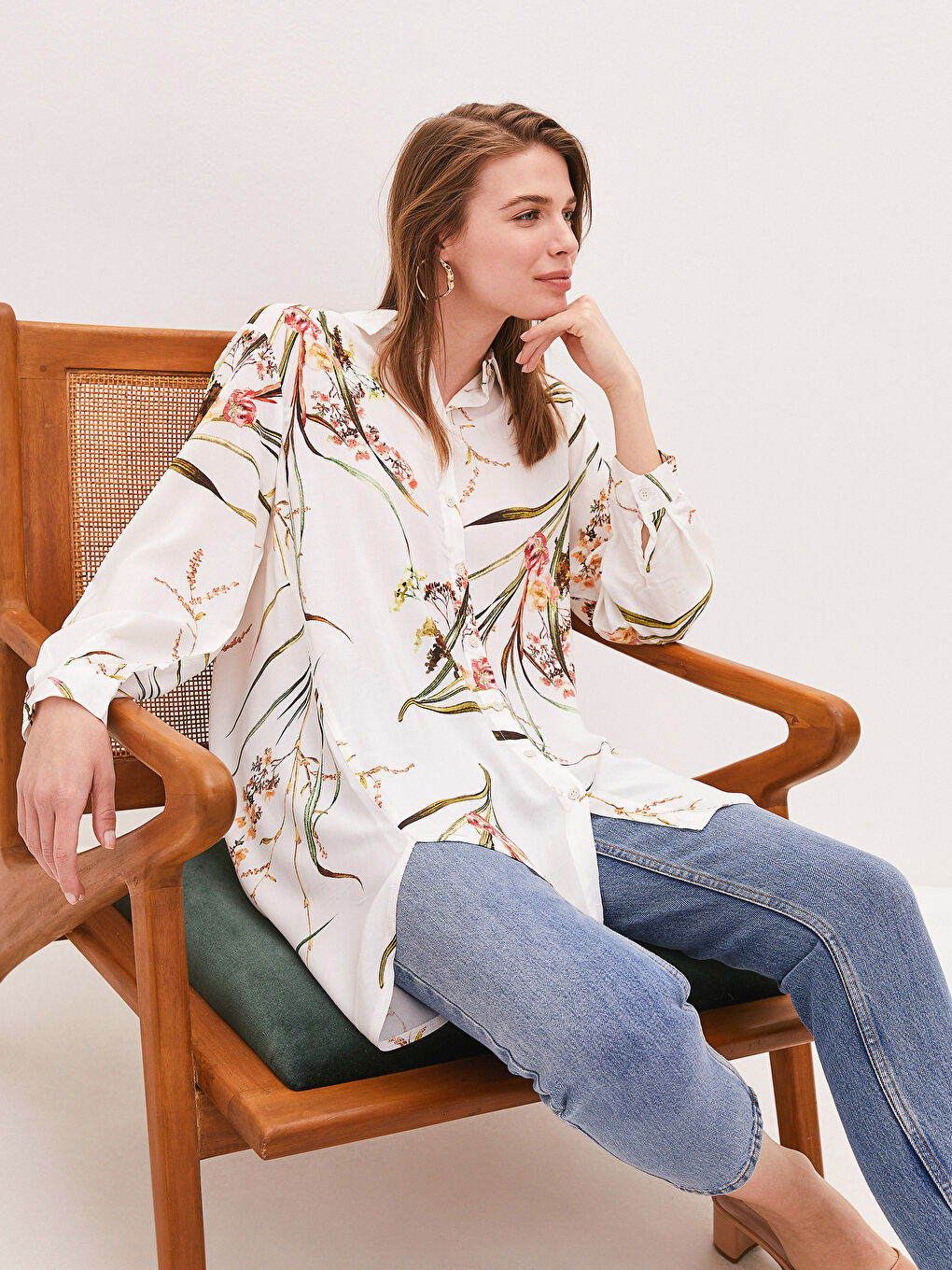 LCWAIKIKI Classic Patterned Long Sleeve Viscose Women's Shirt Tunic -S1IP97Z8-LRA