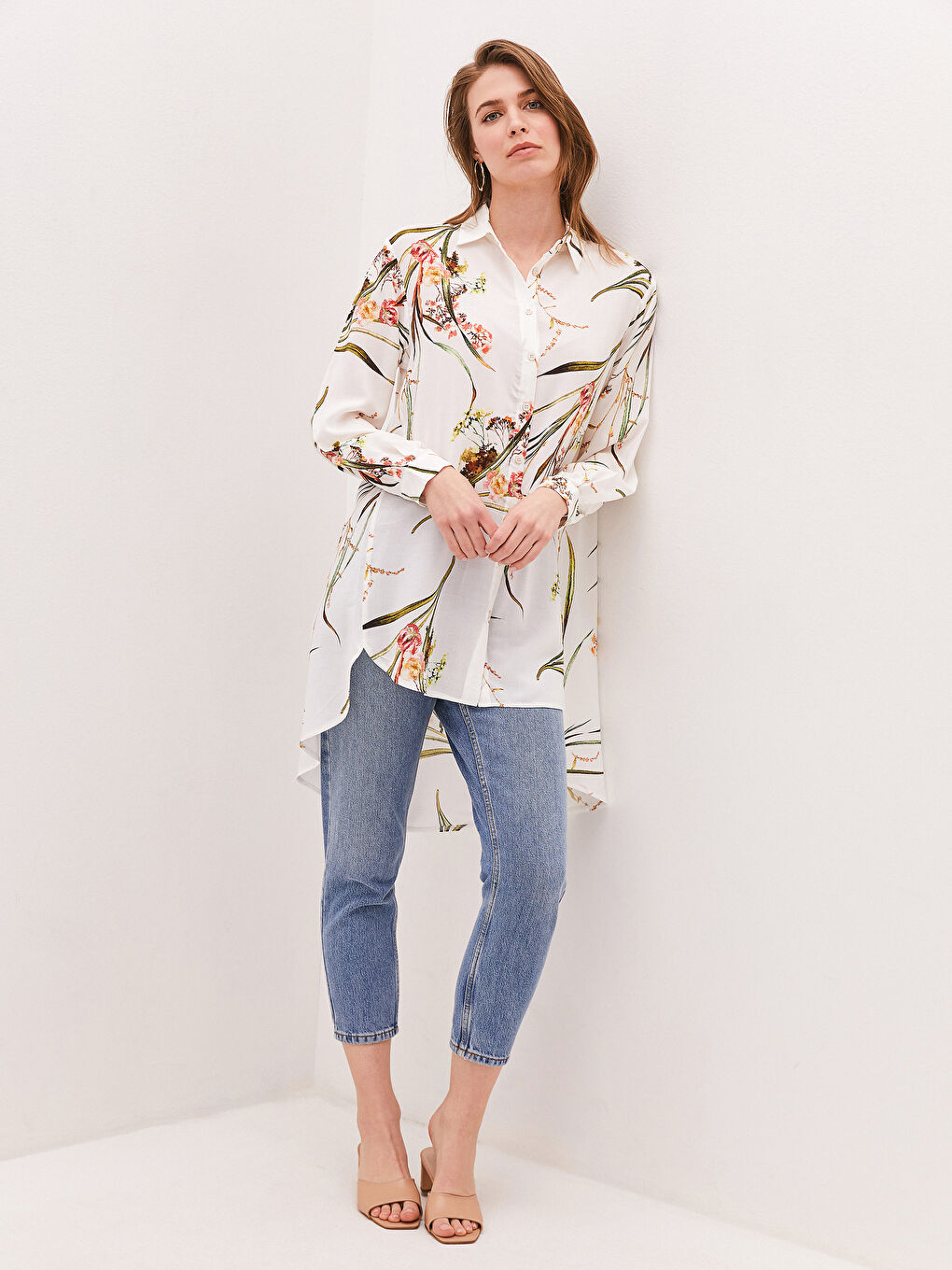 LCWAIKIKI Classic Patterned Long Sleeve Viscose Women's Shirt Tunic -S1IP97Z8-LRA