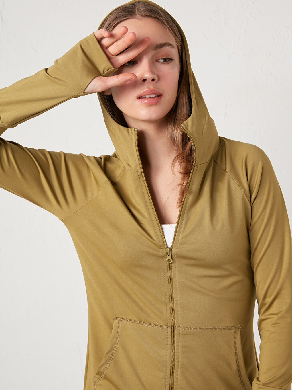 Haki Kapüşon Yaka Düz Uzun Kollu Cep Detaylı Kadın Spor Hırka-1