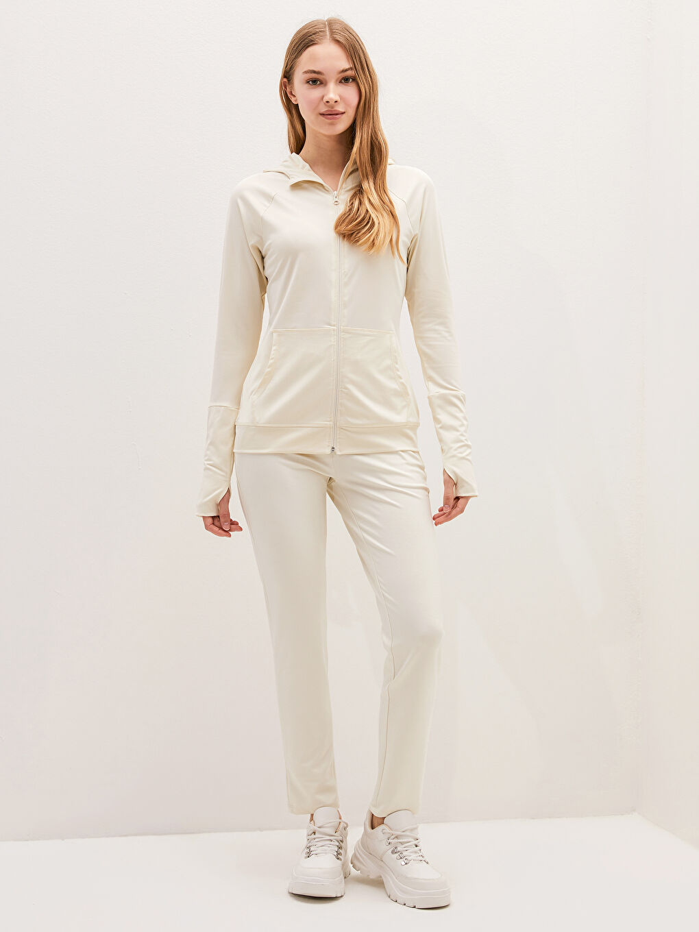 Bej Kapüşon Yaka Düz Uzun Kollu Cep Detaylı Kadın Spor Hırka-3