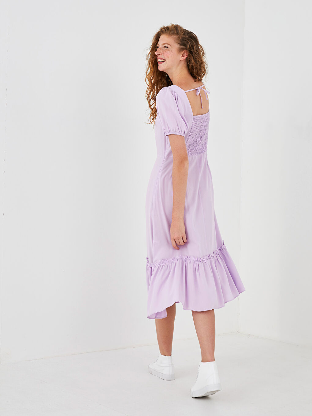 Haljina za Žene od Viskoze sa Kvadratnom Kragnom i Kratkim Rukavima-4