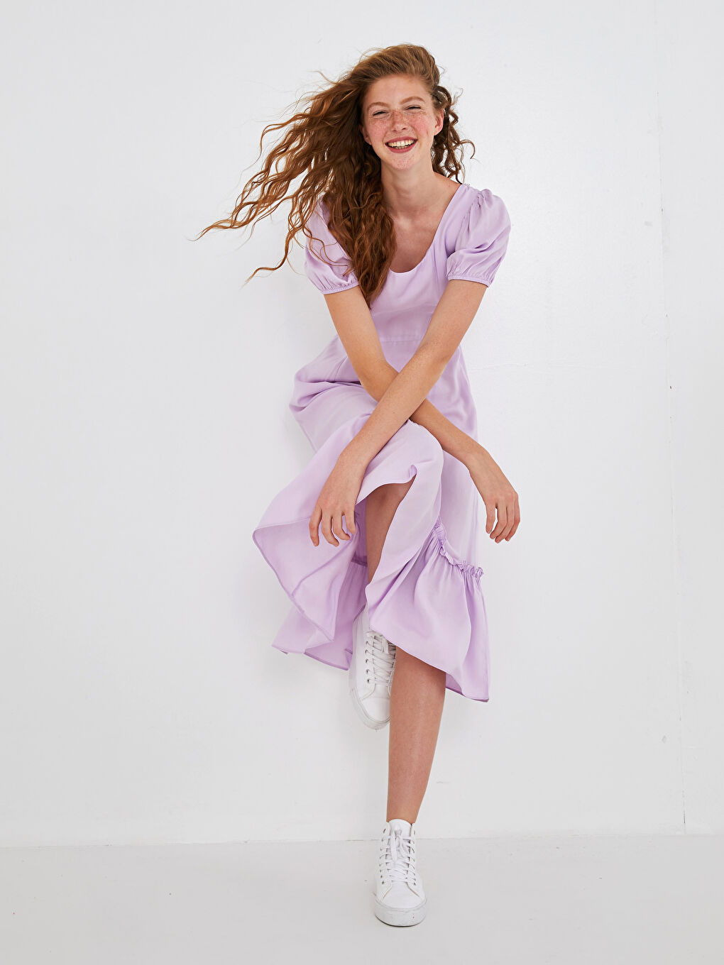 Haljina za Žene od Viskoze sa Kvadratnom Kragnom i Kratkim Rukavima-5