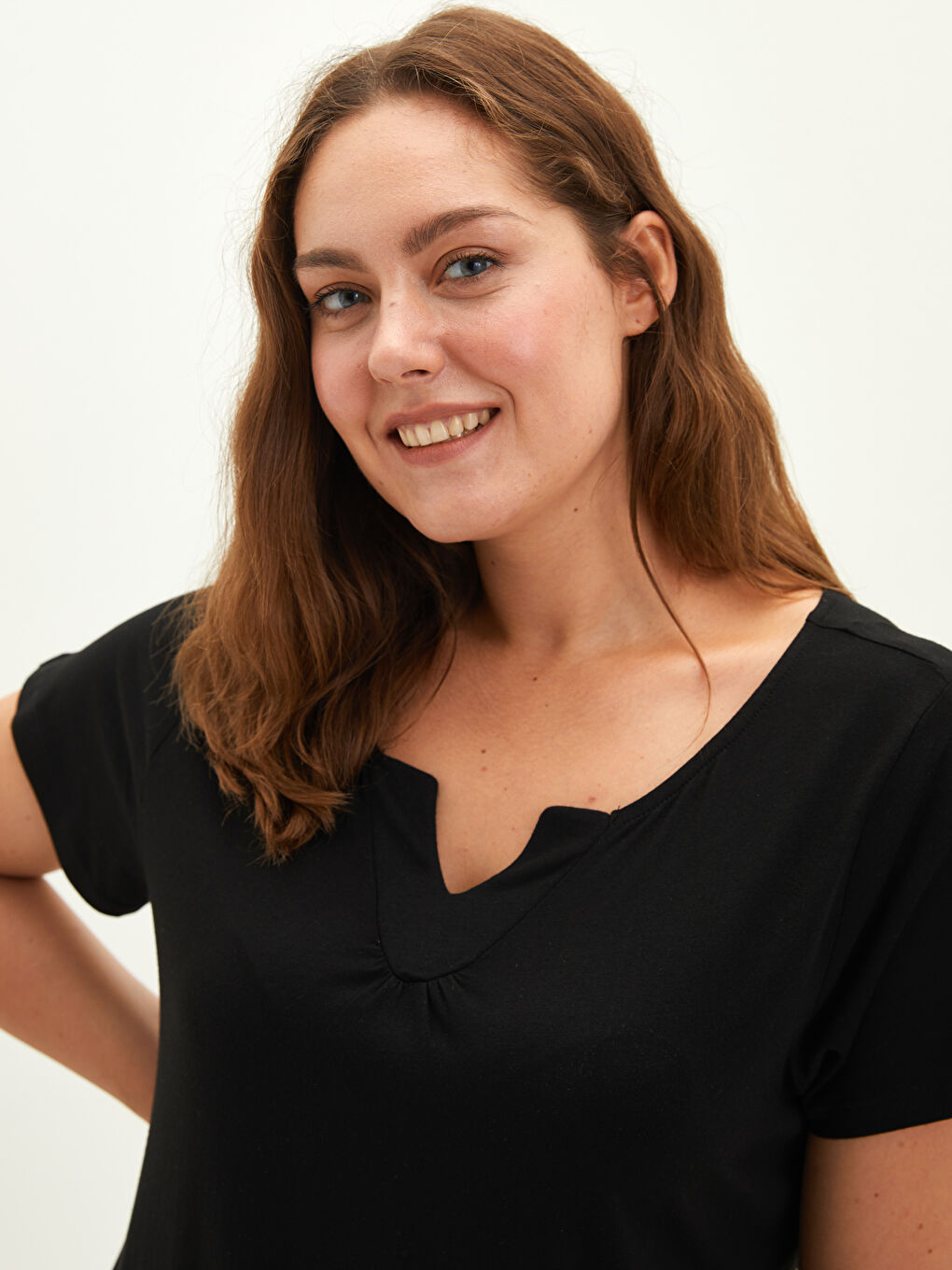 Siyah Kaçık Yaka Düz Kısa Kollu Büyük Beden Kadın Gecelik-2