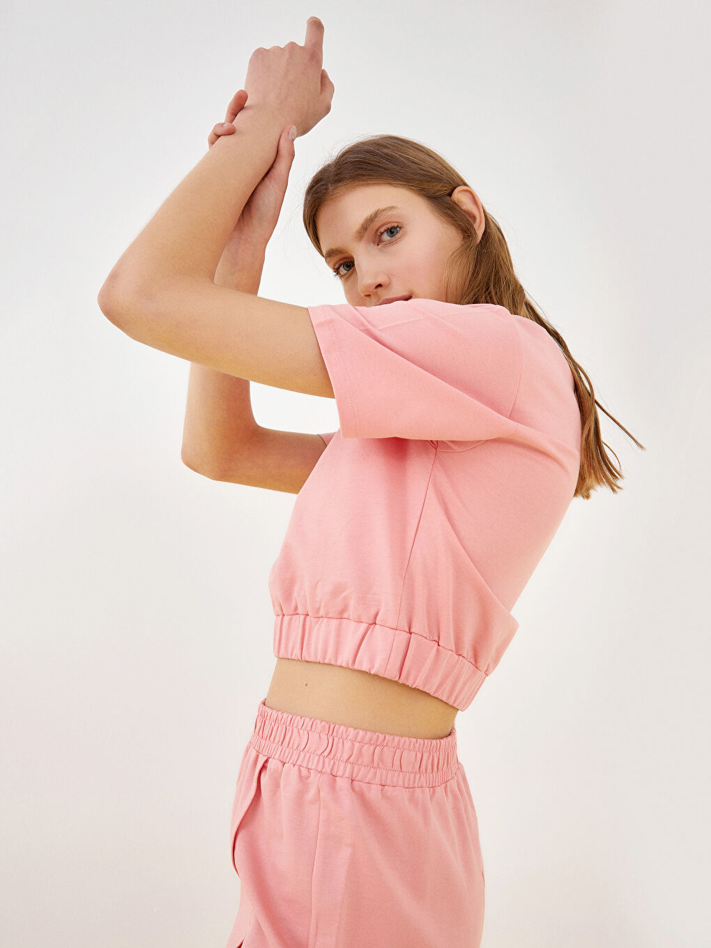 Sweat-shirt Court à Manches Courtes Droites pour Femmes avec Col Rond-3