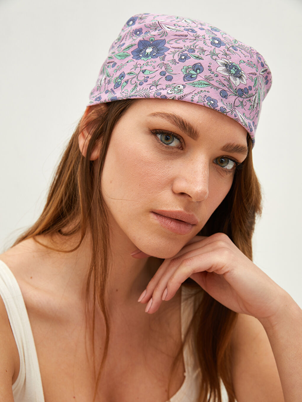 Бандана Женская С Цветочным Принтом-1