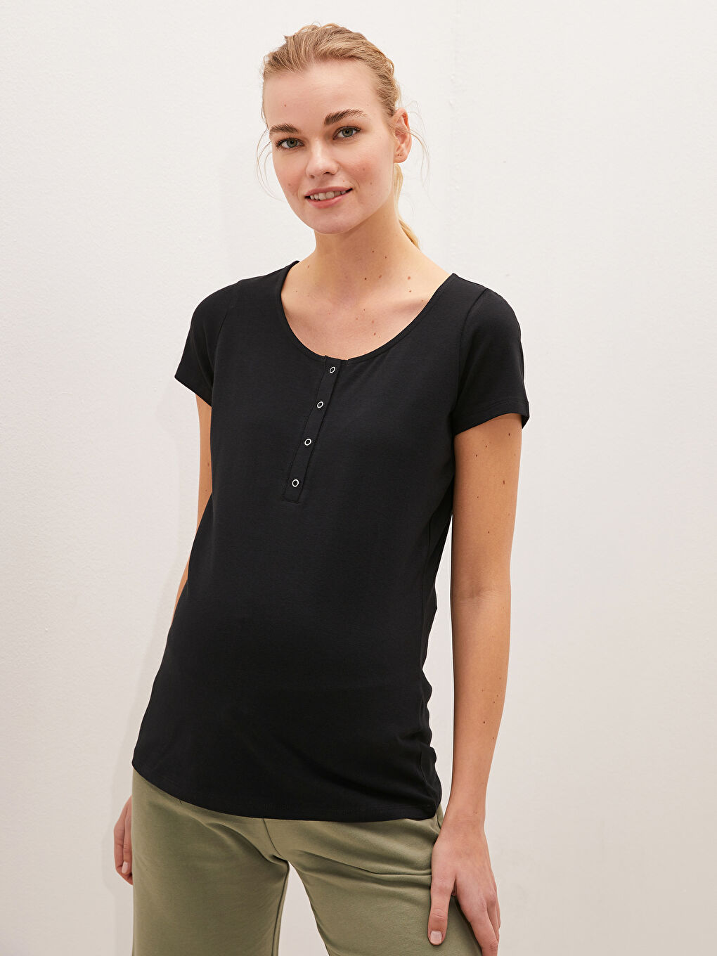 Siyah Bisiklet Yaka Düz Kısa Kollu Hamile Bluz