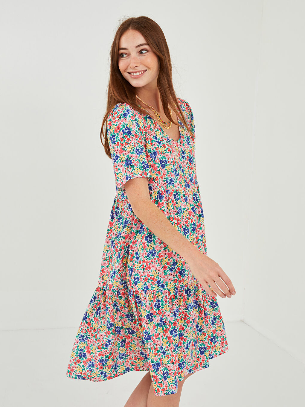 Pembe V Yaka Kısa Kollu Çiçekli Viskon Kadın Elbise