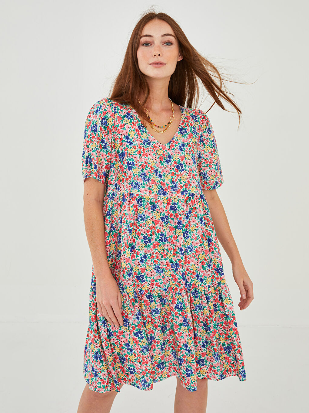 Pembe V Yaka Kısa Kollu Çiçekli Viskon Kadın Elbise-1